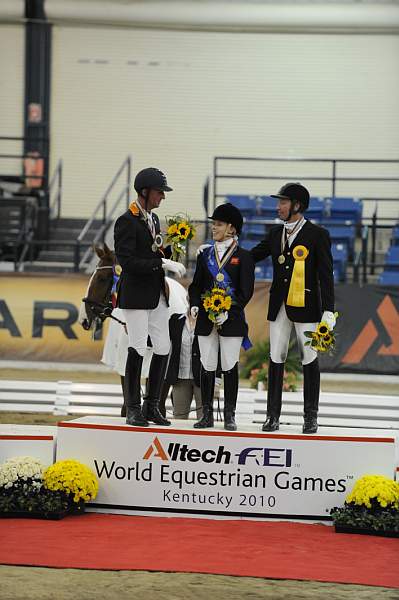 WEG3-10-7-10-Para-Medals-6759-DDeRosaPhoto.jpg