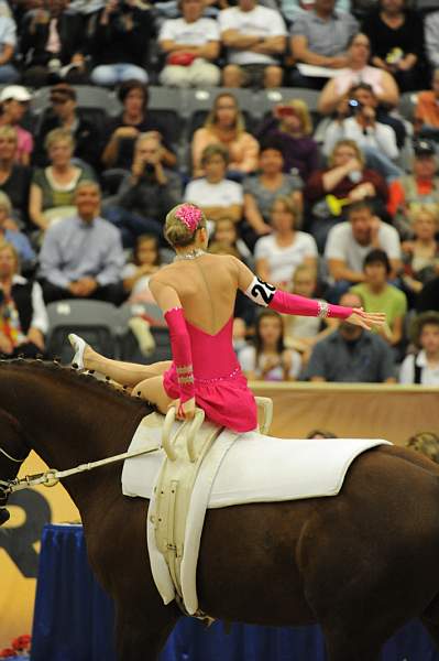 WEG3-10-7-10-Vaulting-5820-DDeRosaPhoto.jpg