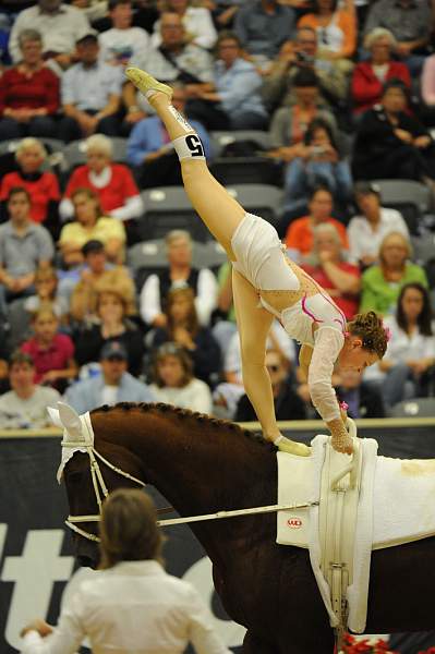 WEG3-10-7-10-Vaulting-5913-DDeRosaPhoto.jpg