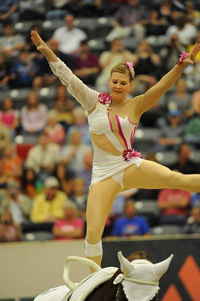 WEG3-10-7-10-Vaulting-5919-DDeRosaPhoto.jpg