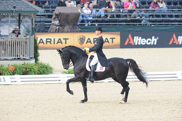 WEG1-9-28-10-DressageGP-5589-DDeRosaPhoto.jpg