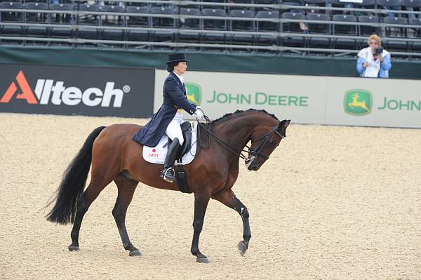 WEG1-9-28-10-DressageGP-5831-DDeRosaPhoto.jpg
