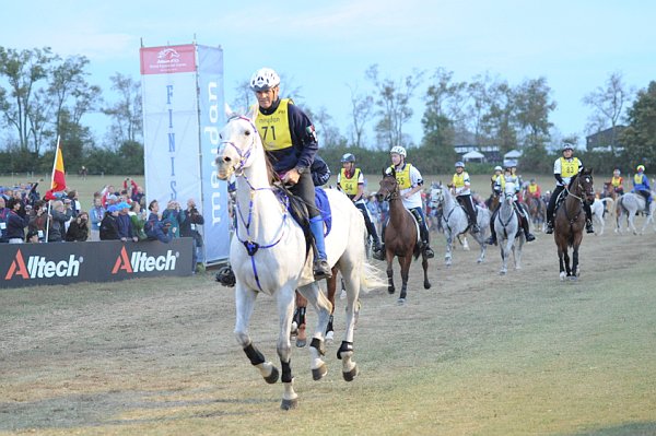 Endurance-WEG1-9-26-10-Endurance-2362-DDeRosaPhoto.jpg