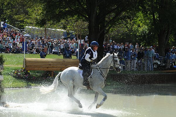 WEG2-10-2-10-EV-XX-5385-CourageousComet-RebeccaHolderosaPhoto.jpg