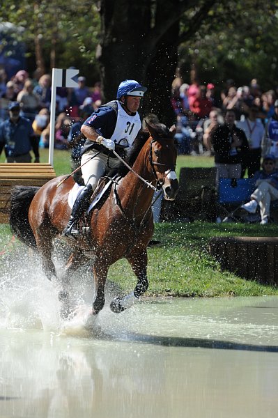 WEG2-10-2-10-EV-XX-4051-BAllyNoeCastleRM-BuckDavidson-DDeRosaPhotoBa.jpg