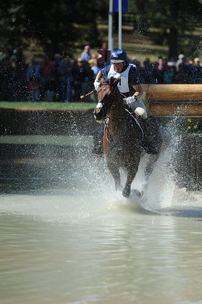 WEG2-10-2-10-EV-XX-4077-BAllyNoeCastleRM-BuckDavidson-DDeRosaPhotoBa.jpg