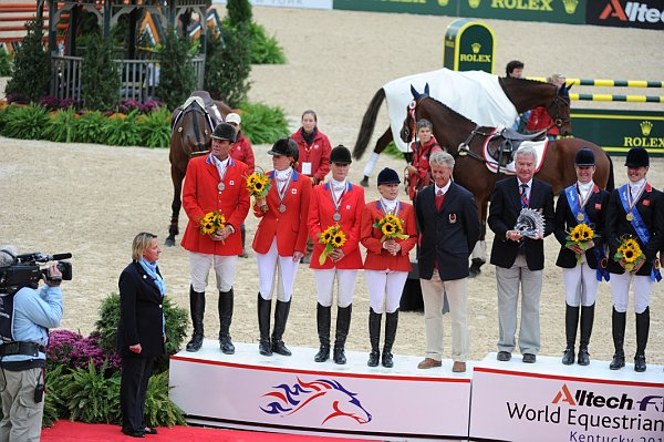 WEG2-10-3-10-EV-Medals-7542-DDeRosaPhoto.jpg