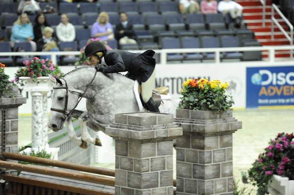 KelleyFarmer-Listen-WIHS1-10-26-10-Cl4-GrConfHndyHtr-7859-DDeRosaPhoto.jpg