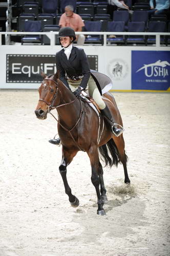 WIHS1-10-26-10-Cl186-WIHS_ChHtrCH-9159-ShowMeMo-LucyLoper-DDeRosaPhoto.jpg
