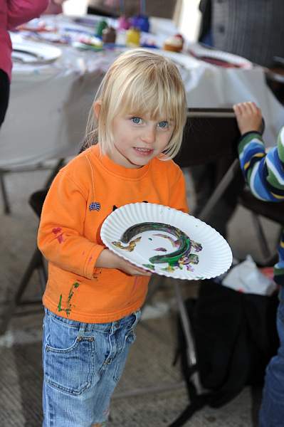 WIHS2-10-30-10-7346-KidsDay-DDeRosaPhoto.jpg