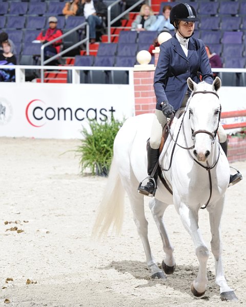 Comcast-WIHS3-10-31-10-Cl191-RegHtrFinalsHrs-0339-LiveFromNewYork-AnnaAndersen-DDeRosaPhoto.jpg