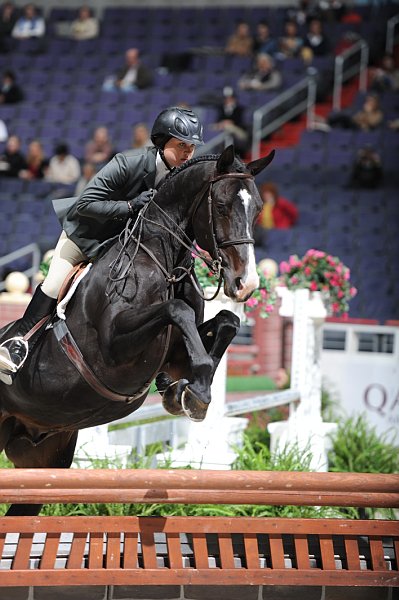 WIHS2-10-29-10-Cl181-WIHSEq-Htr-5636-HayleyBarnhill-Dynasty-DDeRosaPhoto.jpg