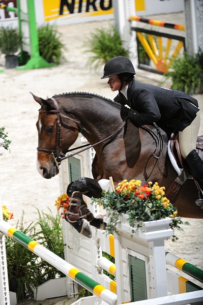 WIHS2-10-30-10-Cl182-WIHSEqJpr-8162-CassandraKahle-Vindoctro-DDeRosaPhoto.jpg