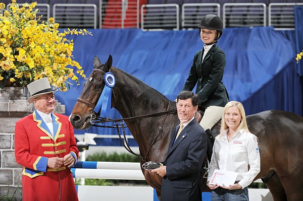 WIHS2-10-30-10-Cl182-WIHSEqJpr-8372-LillieKeenan-Uno-DDeRosaPhoto.jpg