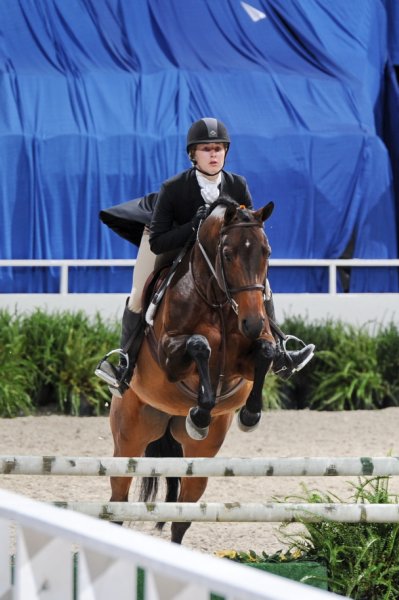 WIHS3-10-31-10-Cl191-RegHtrFinalsHrs-0336-Victoria-CoriKaylor-DDeRosaPhoto.jpg