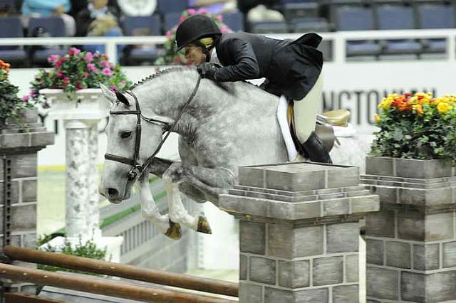Hunters-WIHS1-10-26-10-Cl4-GrConfHndyHtr-7859-Listen-KelleyFarmer-DDeRosaPhoto.JPG