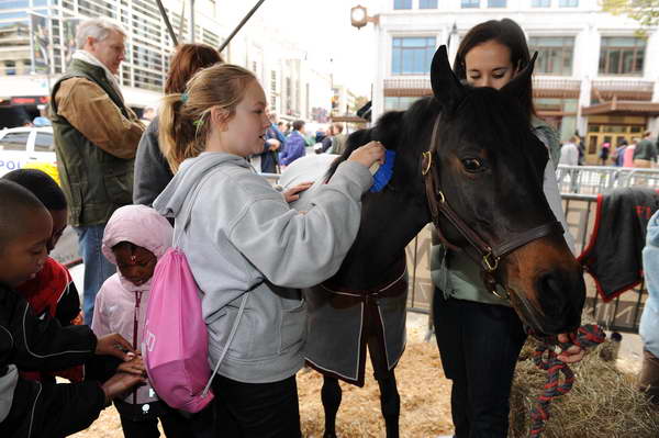 KidsDay-WIHS3-10-30-10-DSC_8237-KidsDay-DDeRosaPhoto.JPG