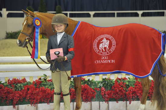 MadelineSchaefer-HiLite-WIHS6-10-30-11-Cl104-SmPnyHtrStk-2252-DDeRosaPhoto.JPG
