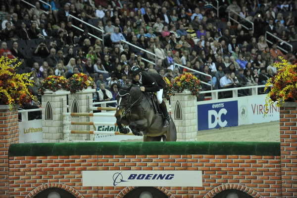 Unique-NickSkelton-WIHS4-10-28-11-Puissance-8483-DDeRosaPhoto.JPG