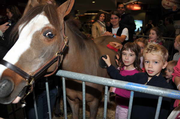 WIHS5-10-29-11-KidsDay-4939-DDeRosaPhoto.JPG