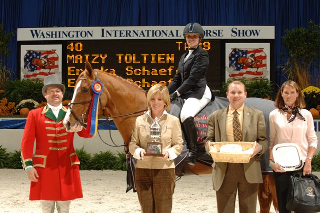 14-WIHS-ErickaSchaefer-MaizyToltien-10-26-06-AdultJpr-_DDPhoto.JPG