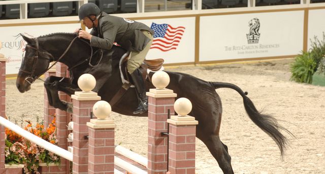 521-Panther-KevinFoster-WIHS-10-24-06-&copy;DeRosaPhoto.JPG