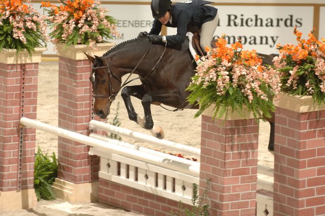 567-Pirate-CarolineMoran-WIHS-10-24-06-&copy;DeRosaPhoto.JPG