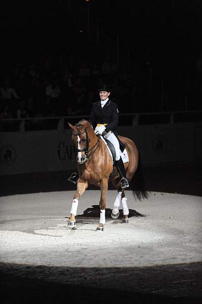 WIHS-10-22-09-DSC_6747-AshleyHolzer-PopArt-Dressage-DDeRosaPhoto.jpg