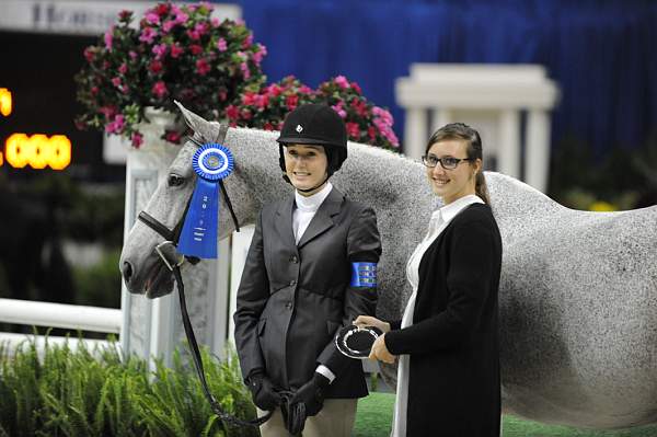 WIHS-10-22-09-DSC_5102-Lyle-AbbyOMara-SmJrHtr16-17-Presentations-DDeRosaPhoto.jpg