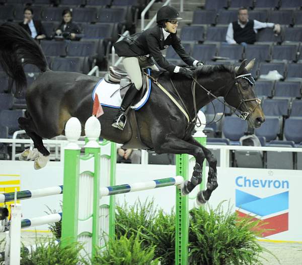 WIHS-10-22-09-DSC_6063-Drossana-NavonaGallegos-JrJpr-Sponsors-Chevron-DDeRosaPhoto.jpg