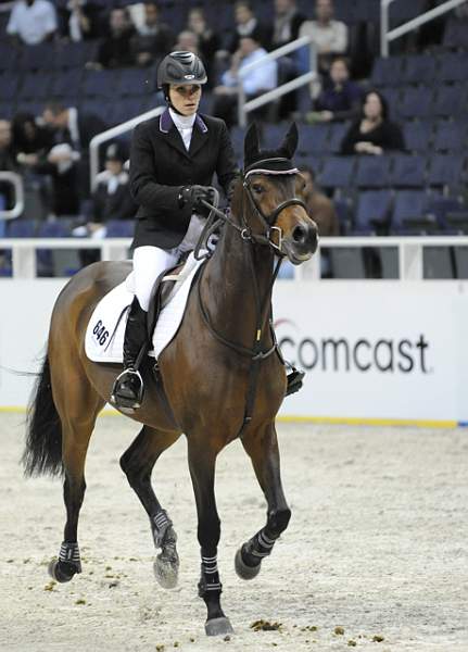 WIHS-10-21-09-AdultJprCh-DSC_3408-MissKitty-KatherineEdgell-Sponsors-Comcast-DDeRosaPhoto.jpg