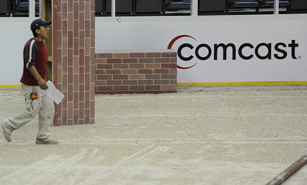 WIHS-10-21-09-DSC_2212-Sponsors-Comcast-DDeRosaPhoto.jpg