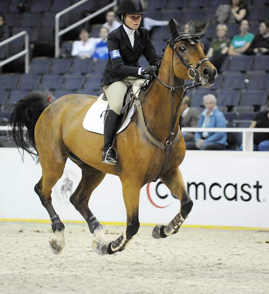 WIHS-10-22-09-DSC_6092-Thorstin-LauraPfeiffer-JrJpr-Sponsors-Comcast-DDeRosaPhoto.jpg