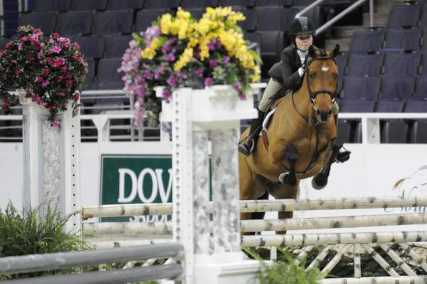 WIHS-10-25-09-LgPnyHtr-DSC_2261-Mizzentop-AshleyFoster-Sponsors-Dover-DDeRosaPhoto.jpg