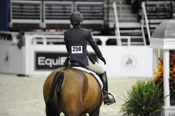 WIHS-10-20-09-DSC_0415-Carita-TerriKessler-Sponsors-EquFit-DDeRosaPhoto.jpg