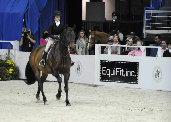 WIHS-10-20-09-DSC_0636-Davenport-DaniDiPietro-Sponsors-EquFit-DDeRosaPhoto.jpg