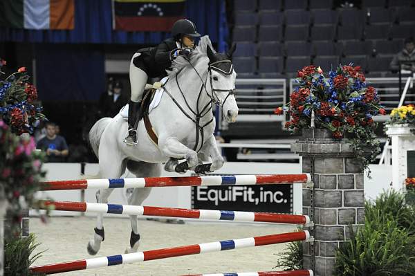 WIHS-10-22-09-DSC_5493-ChironS-PaigeJohnson-AOJpr-Sponsors-EquFit-DDeRosaPhoto.jpg