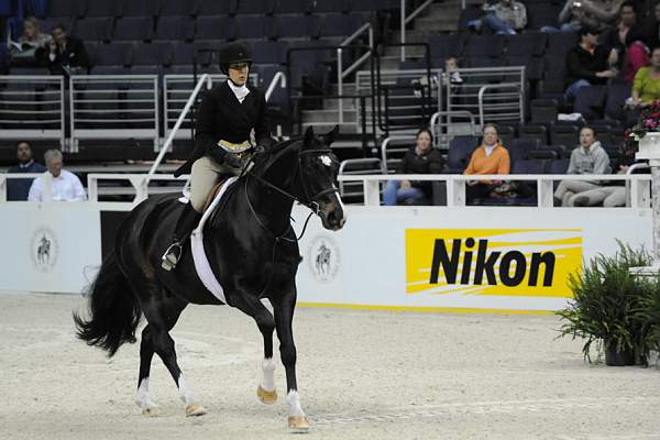 WIHS-10-20-09-DSC_0913-Hatfield-SusanMoriconi-Sponsors-Nikon-DDeRosaPhoto.jpg