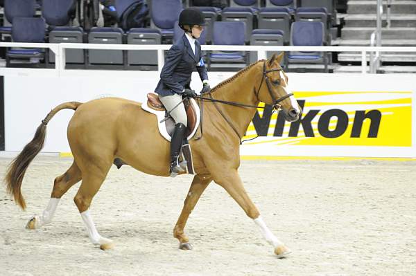 WIHS-10-22-09-DSC_4507-Mombo-MeganDavis-LgJrHtr15U-Sponsors-Nikon-DDeRosaPhoto.jpg
