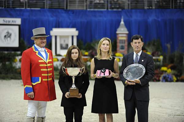 WIHS-10-24-09-Cl182-WIHSJrEqJpr-DSC_0380-JohnFranzreb-JulietReid-EricStraus-DDeRosaPhoto.jpg