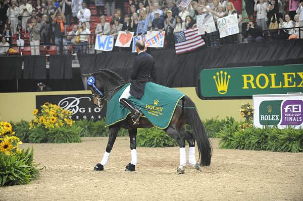 WorldCup-4-18-09-DressageAwardsFinal-750-SteffenPeters-Ravel-DDeRosaPhoto