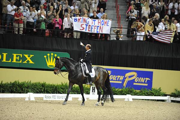 WorldCup-4-18-09-DressageFreestyle-464-DDeRosaPhoto