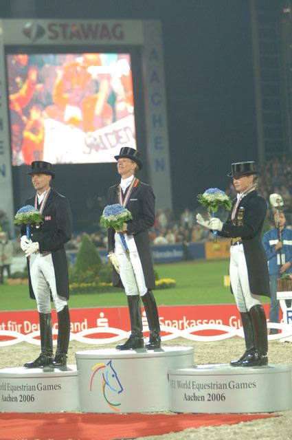 065-WEG-KurAwards-8-26-06-_DeRosaPhoto.JPG