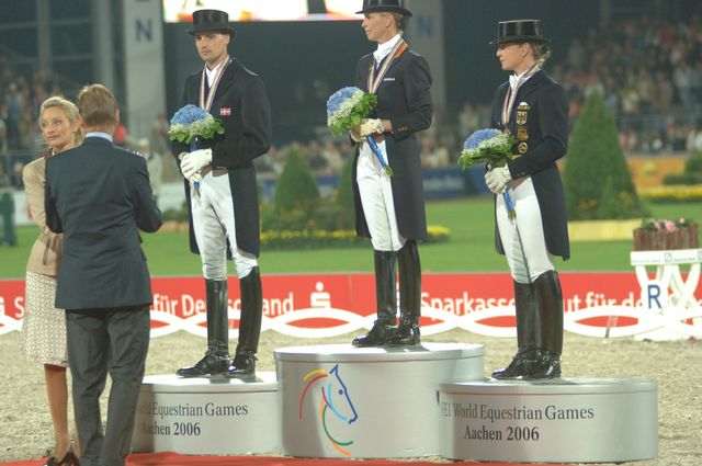 092-WEG-KurAwards-8-26-06-_DeRosaPhoto.JPG