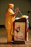Gurudev-10-4-15-7786-DDeRosaPhoto
