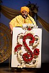 Gurudev-10-4-15-7846-DDeRosaPhoto
