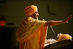 Gurudev-10-4-15-7890-DDeRosaPhoto