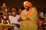 Gurudev2-7-11-14-2004-DDeRosaPhoto