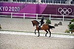 OLY-2020-DRESSAGE-GP DAY1-7-24-21-3164-122-YVONNE LOSOS DE MUNIZ-AQUAMARIJN-DOM-DDEROSAPHOTO